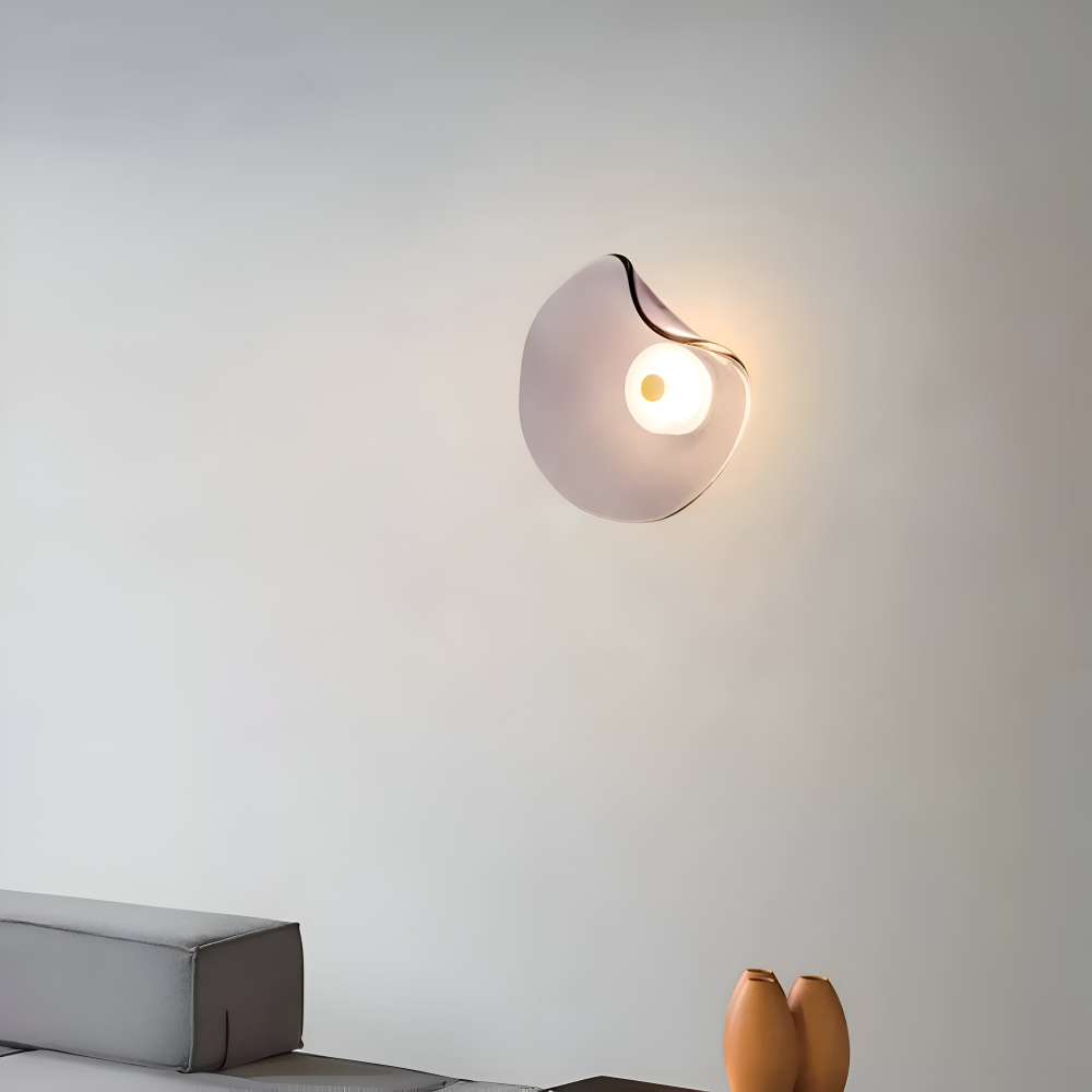 NordLume – Gebogene Glas-Wandleuchte im Skandinavisch-Japandi-Stil mit LED-Beleuchtung