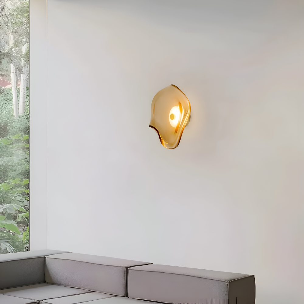 NordLume – Gebogene Glas-Wandleuchte im Skandinavisch-Japandi-Stil mit LED-Beleuchtung