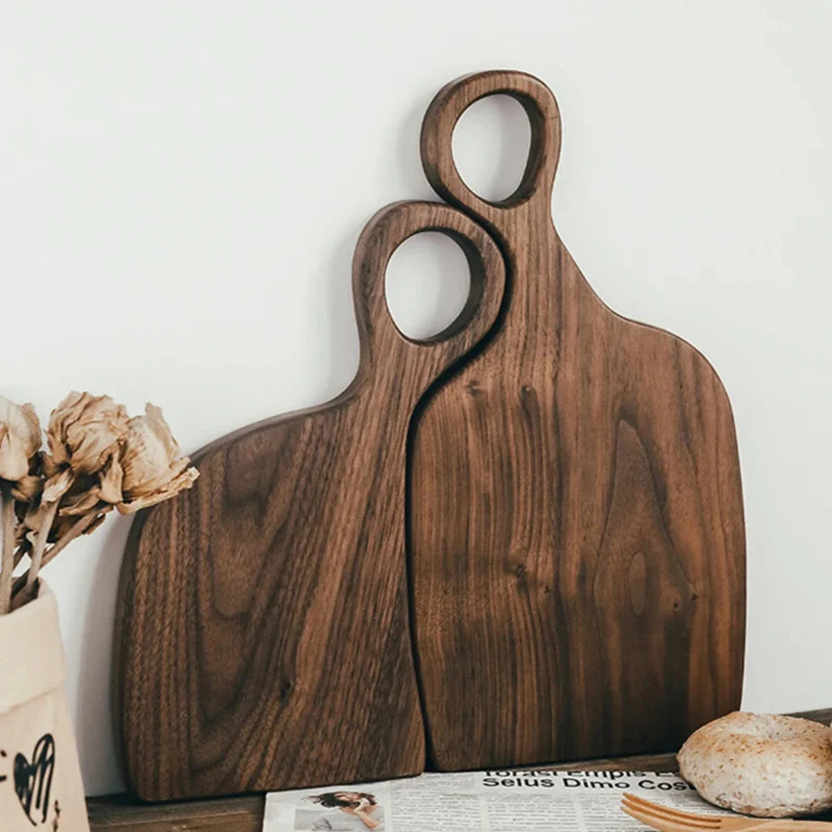 Lignara Zoë | Tagliere in legno di noce con foro per appendere