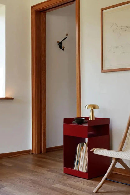 Arket Fold | table d'appoint en métal au design origami danois