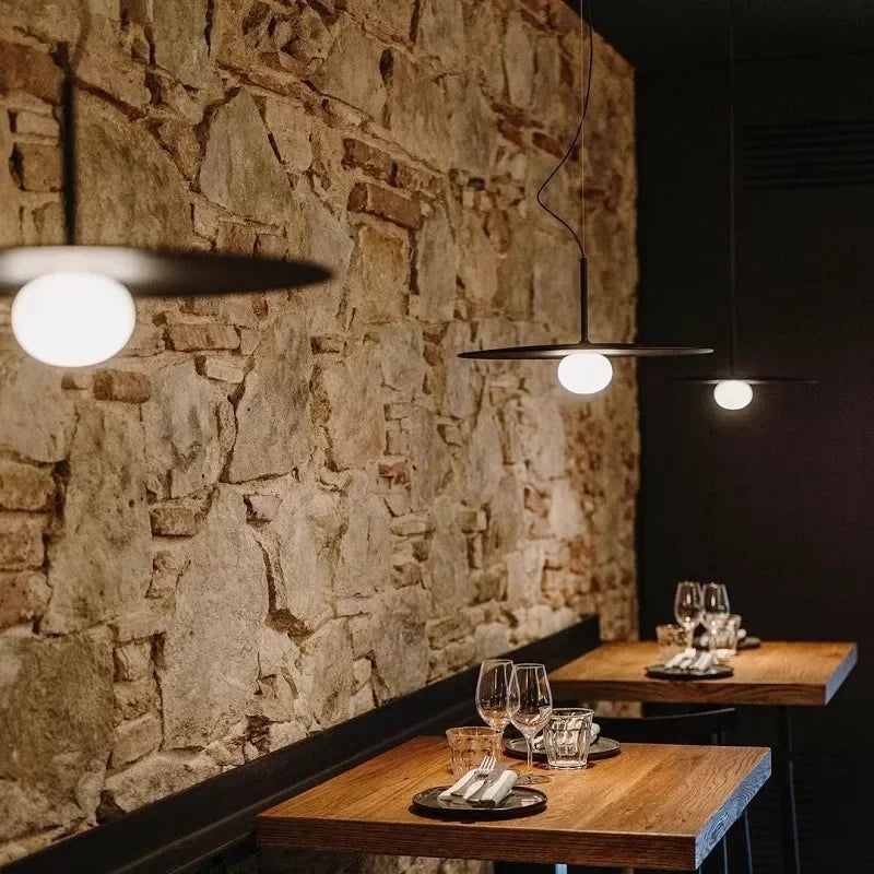 NordicGlow | duński żyrandol szklany | kolorowy urok szklanych lamp w skandynawskim designie