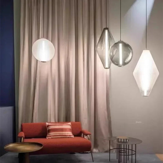 Pyrrhos | Skandinavische Glas-Pendelleuchte für Schlafzimmer und Esszimmer