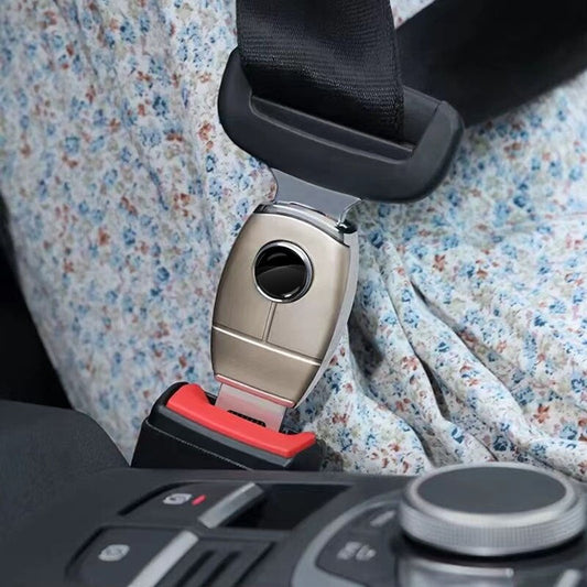 Gurtino | Gurtclip aus Metall und Kunststoff für mehr Sitzkomfort im Auto