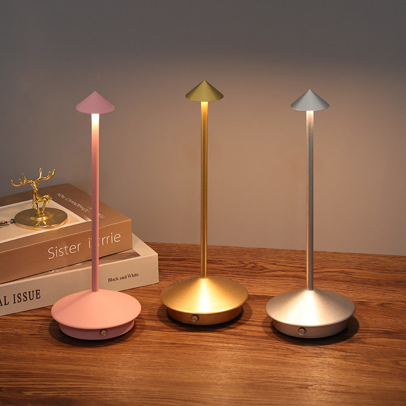 Toccavi | Kabellose LED Tischlampe aus Metall mit Touch-Dimmer und USB
