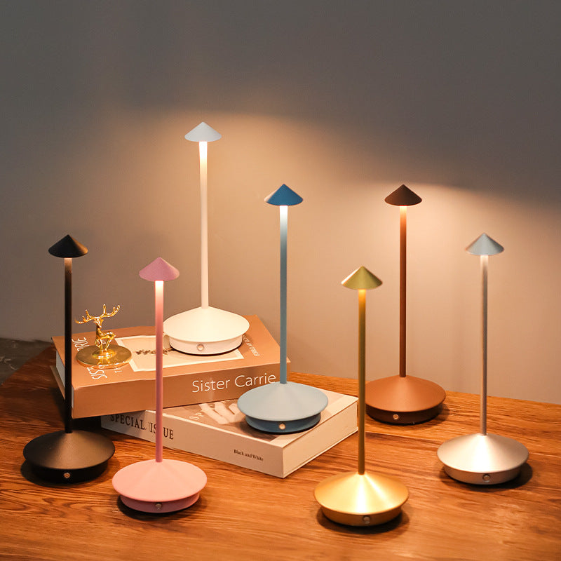 Toccavi | Kabellose LED Tischlampe aus Metall mit Touch-Dimmer und USB