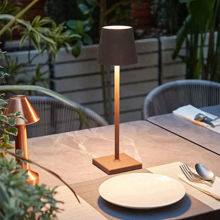 Tavrina | Kabellose LED Tischlampe aus Aluminium, dimmbar mit Akku