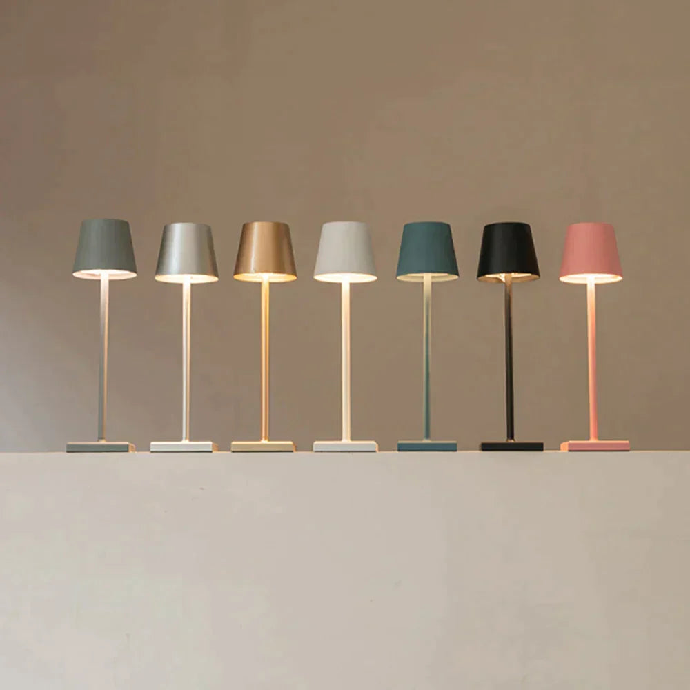 Tavrina | Kabellose LED Tischlampe aus Aluminium, dimmbar mit Akku