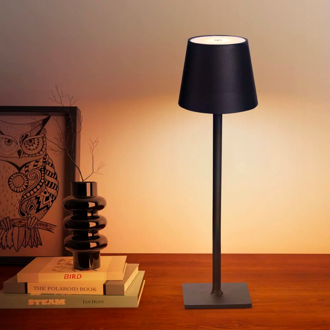 Tavrina | Kabellose LED Tischlampe aus Aluminium, dimmbar mit Akku