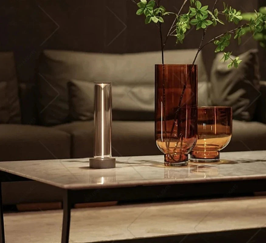 SleekTouch | Lampada da tavolo dimmerabile con touch | Design minimalista in alluminio con 3 livelli di luminosità