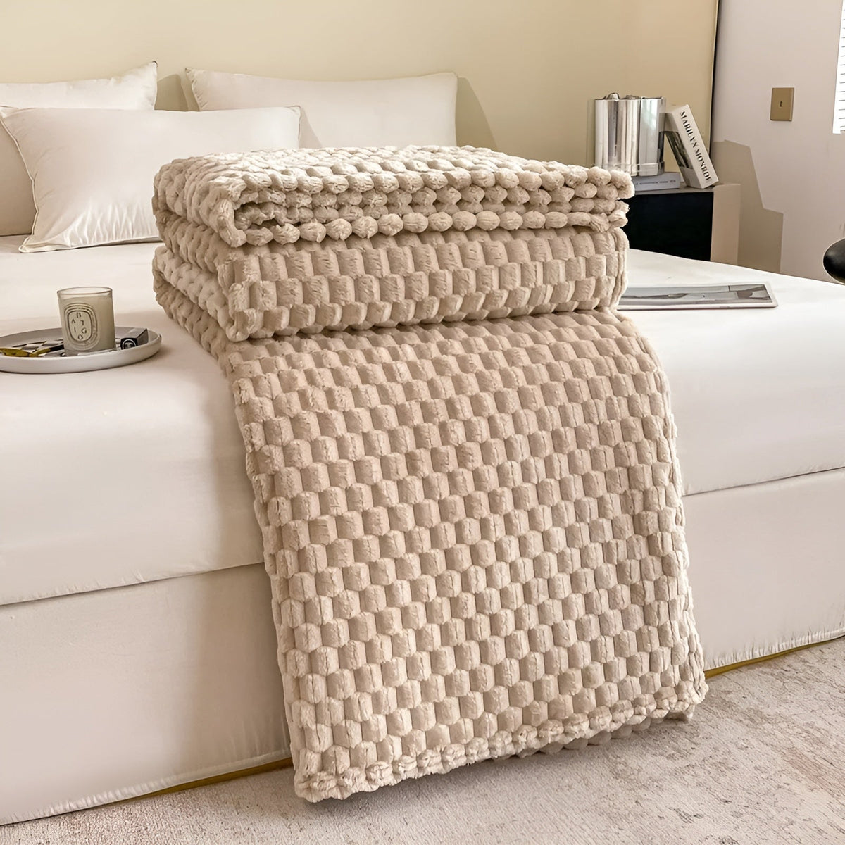 Mirelda | Microfiber Throw Blanket, Super Soft and Machine Washable at 30 °C