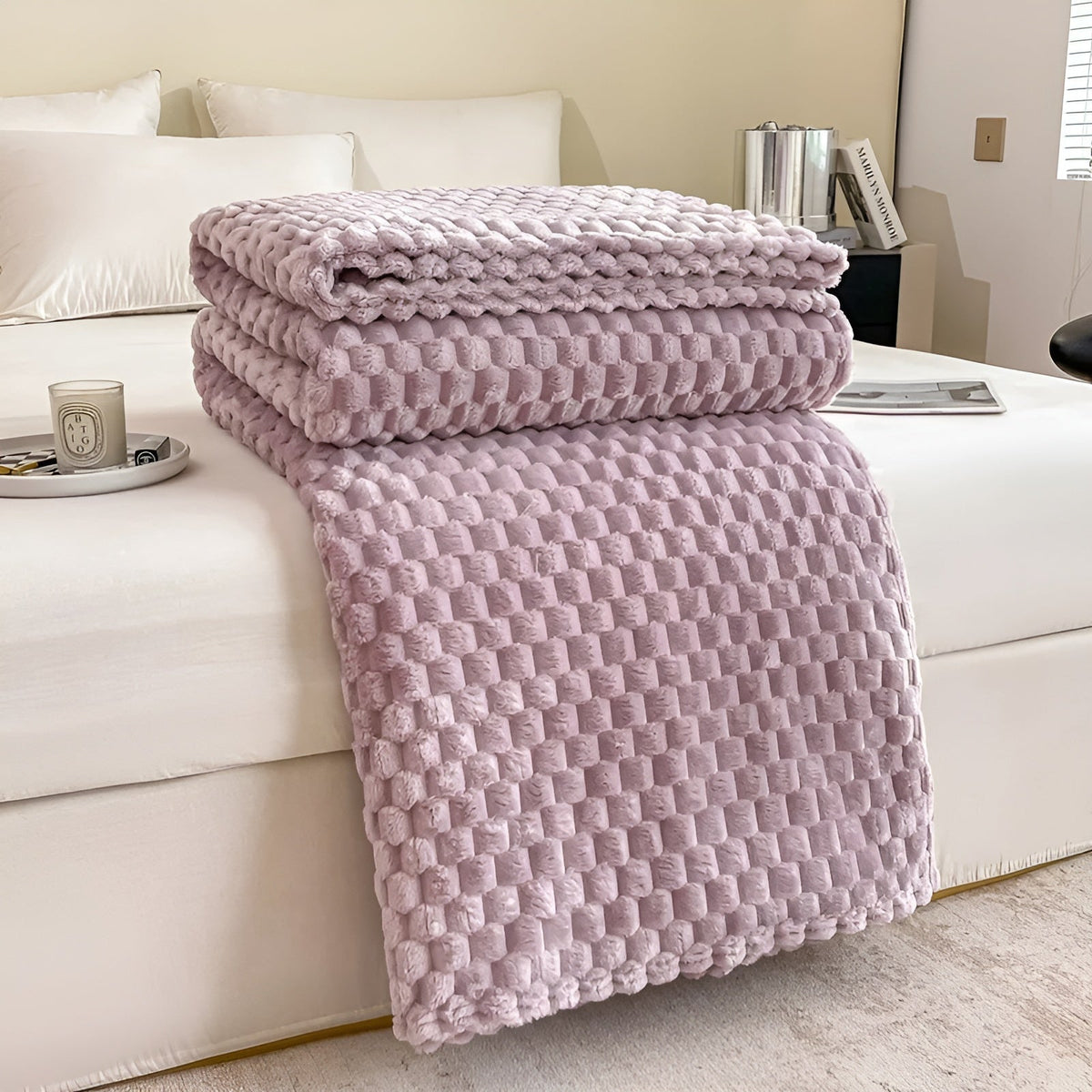 Mirelda | Microfiber Throw Blanket, Super Soft and Machine Washable at 30 °C