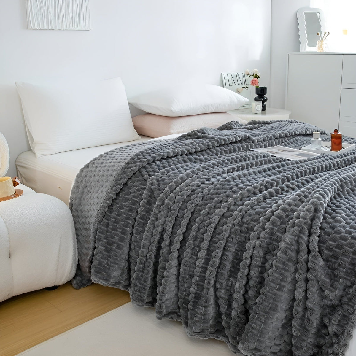 Mirelda | Microfiber Throw Blanket, Super Soft and Machine Washable at 30 °C