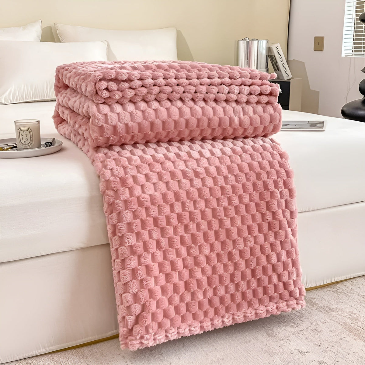 Mirelda | Microfiber Throw Blanket, Super Soft and Machine Washable at 30 °C
