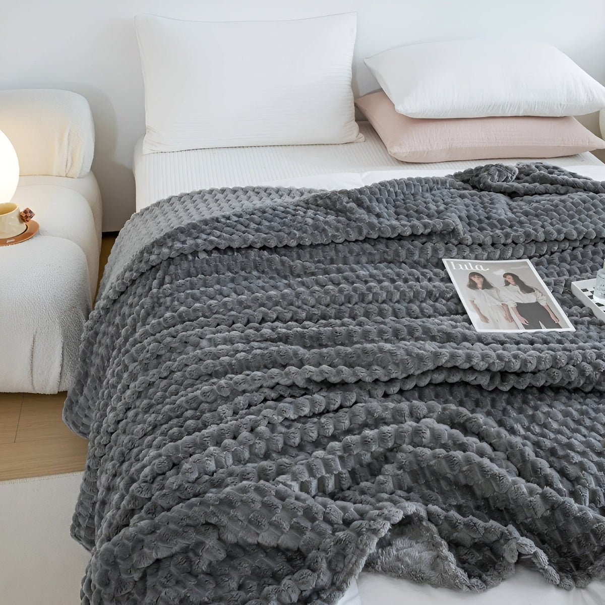 Mirelda | Microfiber Throw Blanket, Super Soft and Machine Washable at 30 °C
