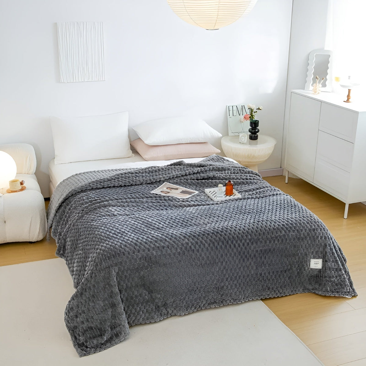 Mirelda | Microfiber Throw Blanket, Super Soft and Machine Washable at 30 °C