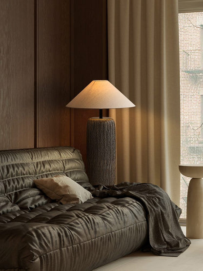 Norvyn Root | Lampada da terra scandinava in legno invecchiato con paralume in tessuto