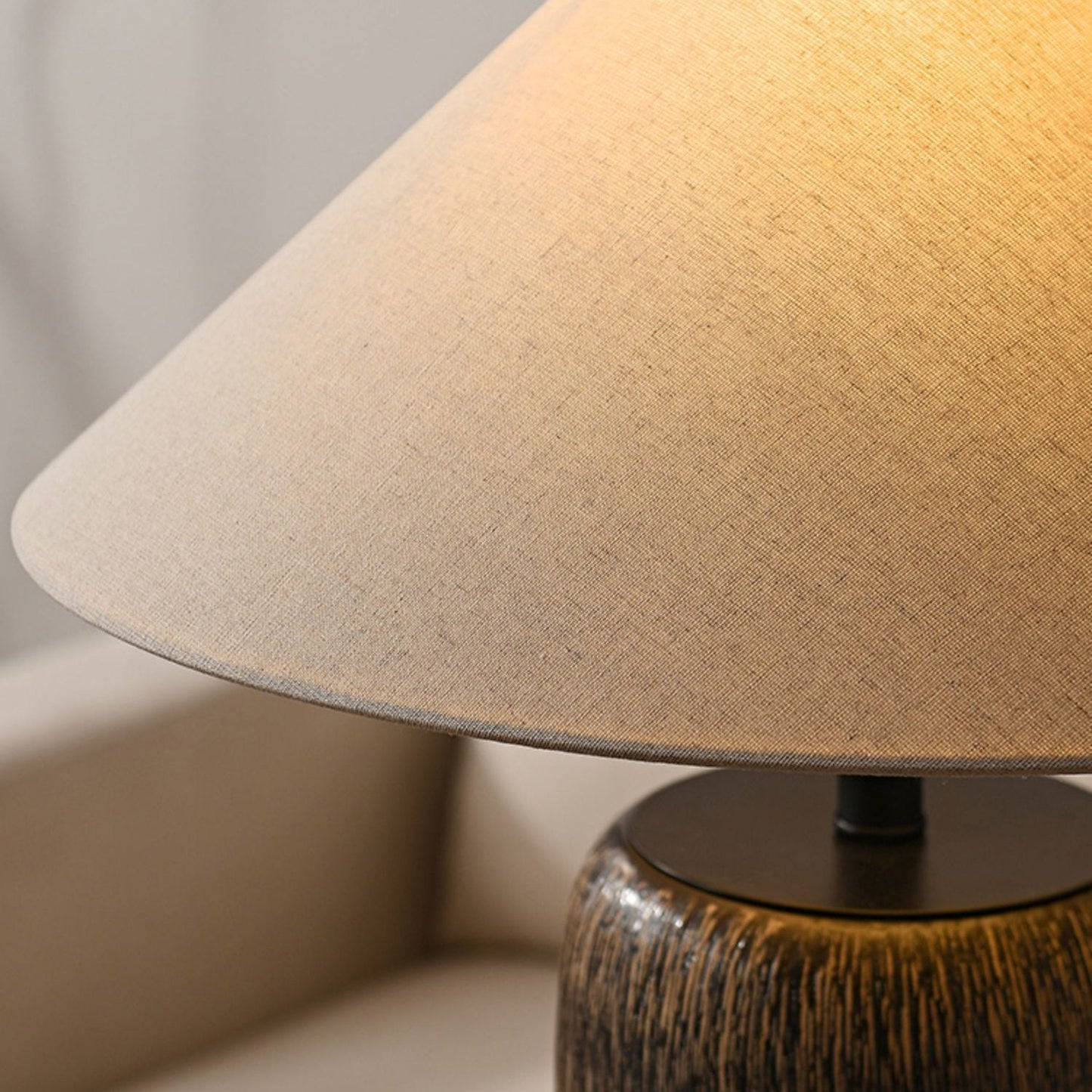 Norvyn Root | Lampada da terra scandinava in legno invecchiato con paralume in tessuto