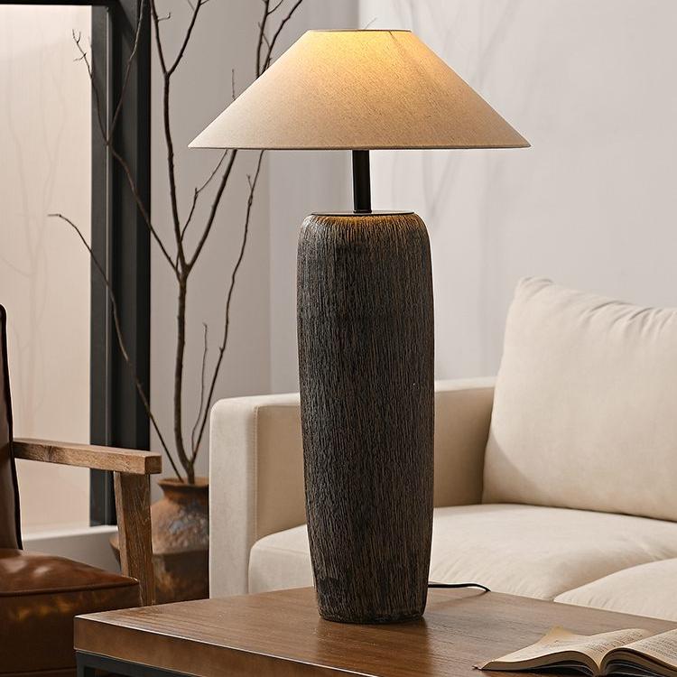Norvyn Root | Lampada da terra scandinava in legno invecchiato con paralume in tessuto