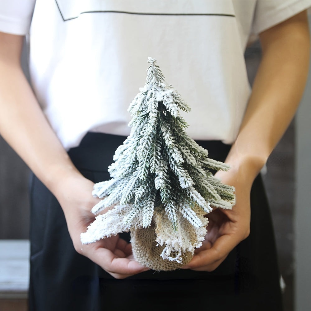 Tamana | Mini Christmas tree 18 cm with snowy look as Christmas decoration