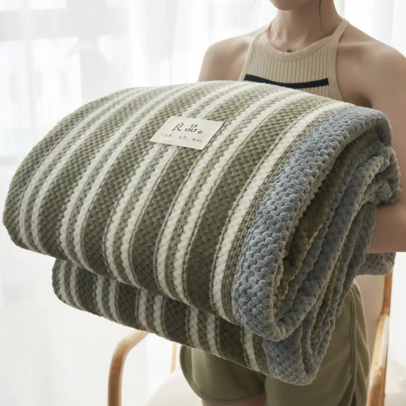 Linvora | Kuscheldecke mit Streifenmuster aus Baumwolle, 120 × 200 bis 230 × 250 cm