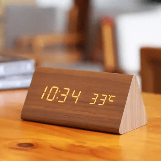 Woodsense | Elegante LED-Holzuhr mit Sprachsteuerung 1