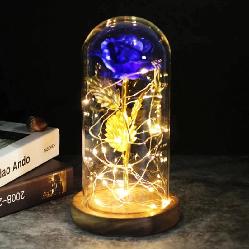 Rosalune | Ewige Rose im Glasdom mit warmweißem LED-Licht und Holzsockel