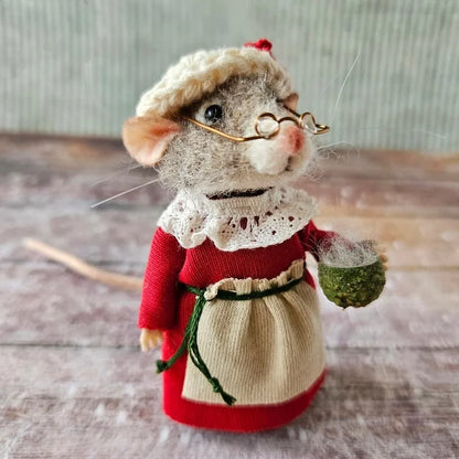 Pipsela | Handgefertigter Weihnachtsanhänger Filzmaus aus Wolle, 7,5 cm