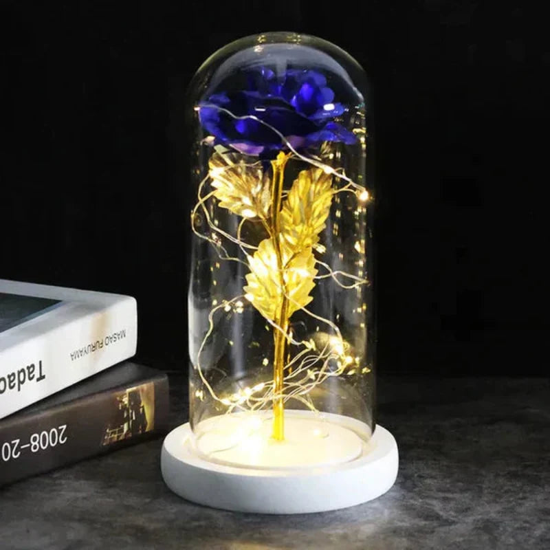 Rosalune | Ewige Rose im Glasdom mit warmweißem LED-Licht und Holzsockel