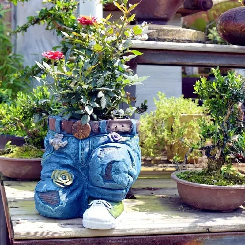 Jardino Denim | Vaso scultoreo in resina con design jeans per succulente