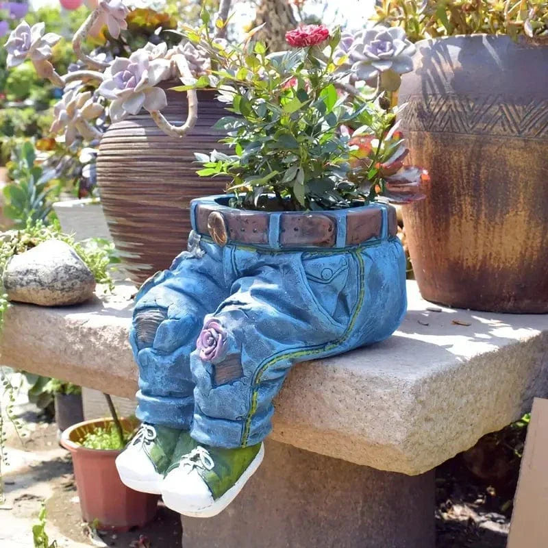 Jardino Denim | Vaso scultoreo in resina con design jeans per succulente