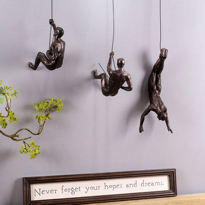 ArtiClimb Wandfigur | Kletternde Skulptur aus Kunstharz