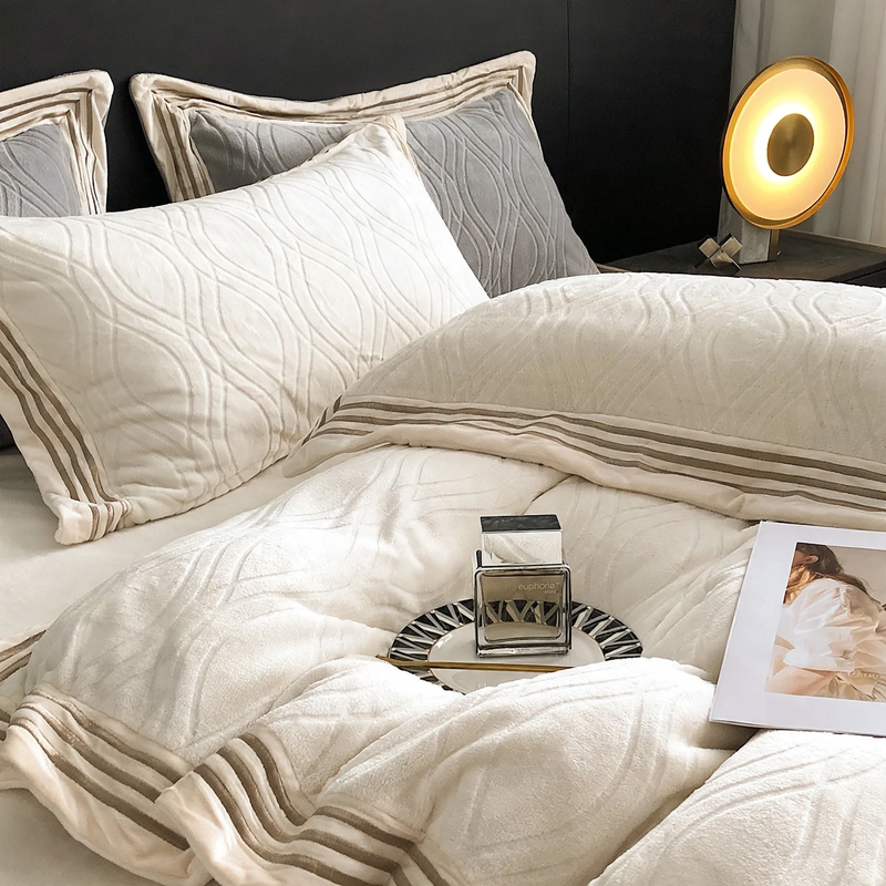 Strivana | Set di biancheria da letto invernale da 4 pezzi in cotone a righe