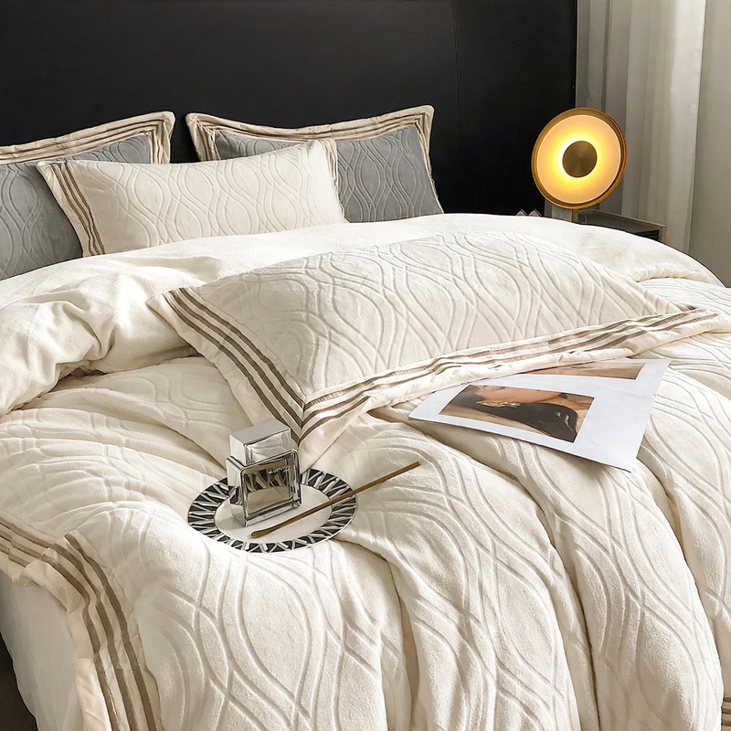 Strivana | Set di biancheria da letto invernale da 4 pezzi in cotone a righe