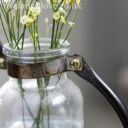 Duvessa | 2 Flaschenvasen aus Glas im Metallhalter, 25,5 cm hoch