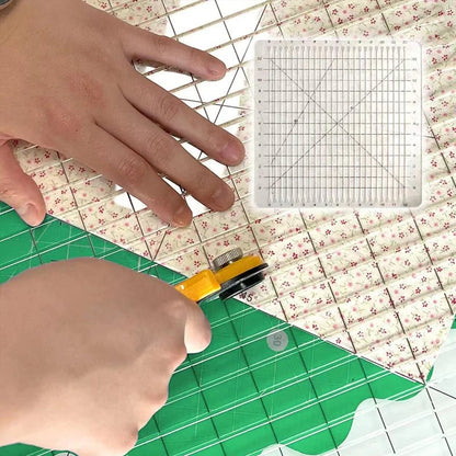 QuiltMate | Righello per patchwork fino a 6 strisce di tessuto, con tappetino da taglio