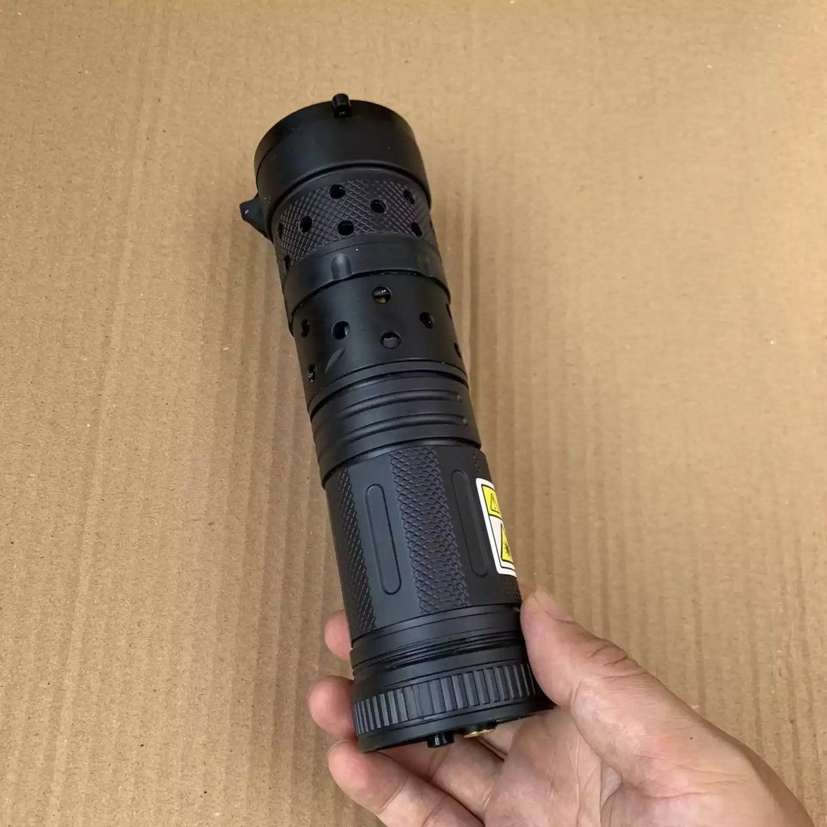 Ravisto | Luz láser infrarroja de onda larga, compacta y enfocable para pruebas