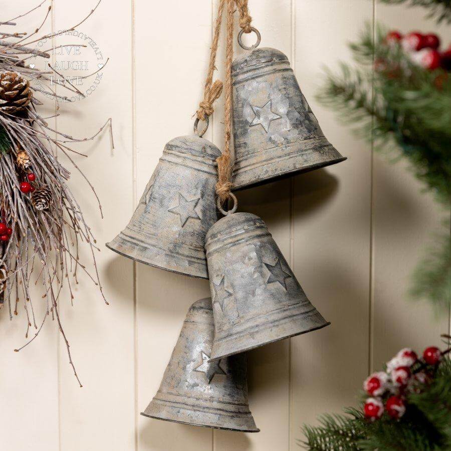 Rustiva | Campanas metálicas navideñas para colgar, 4 campanas con cordón