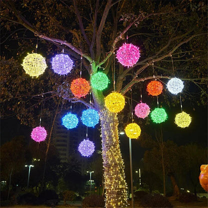 Lumirra | LED Lichterkette mit Rattankugeln, wetterfest für außen, mit Netzstecker