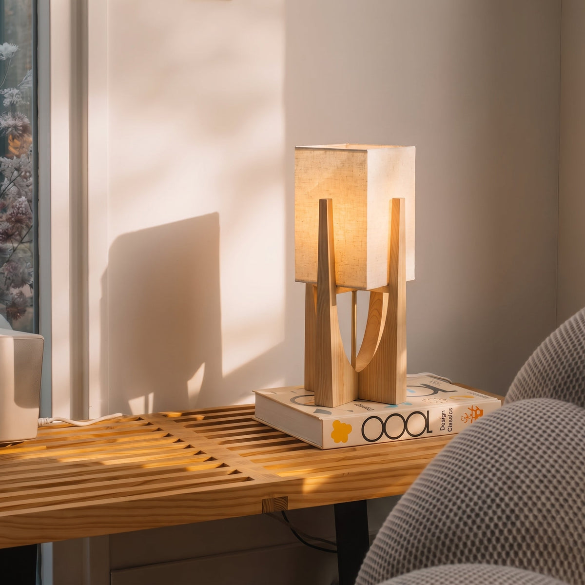 Tenvori | Stehlampe mit Stoffschirm und Holzfuß im Wabi-Sabi-Stil, E27