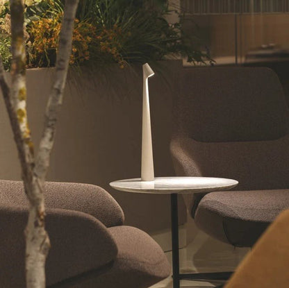 Corvela | Wiederaufladbare LED Tischlampe aus Polycarbonat, 3 Helligkeitsstufen