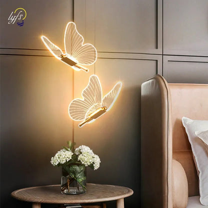 Elira Fléur | lampada a sospensione con delicato design a farfalla