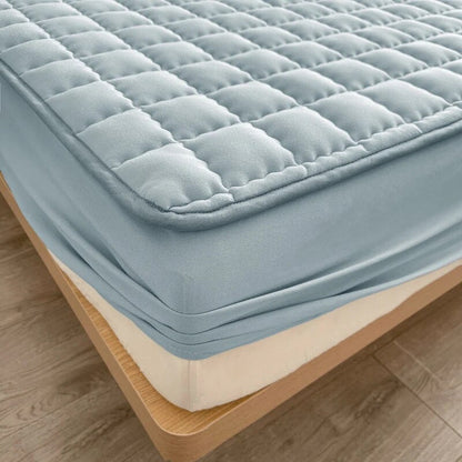 Waterproof mattress cover | Breathable mattress protector against liquids & stains