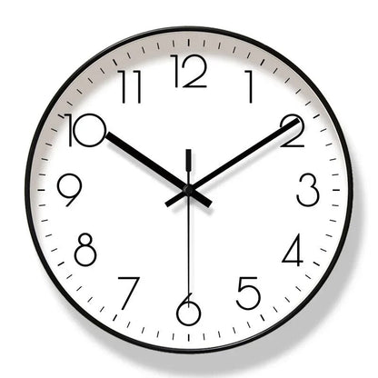 Norviga Noir | Schwarze Wanduhr im Skandinavischer Design mit Quarzwerk
