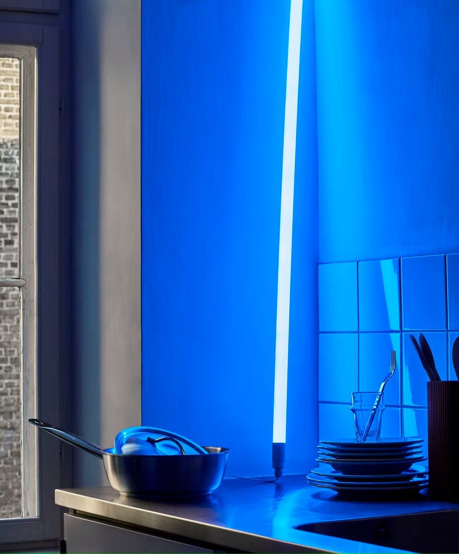 NeonArc | LED Stehlampe im Neonröhren-Look, IP65, mit USB oder Netzbetrieb
