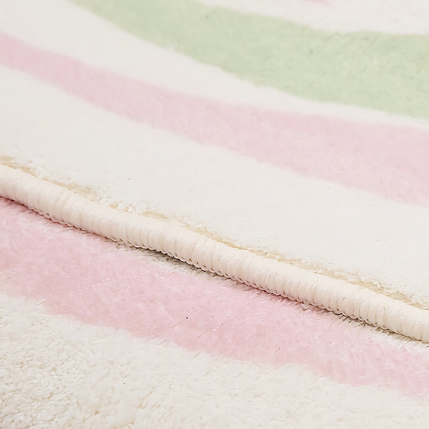 NordLoom | Tappeto peluche scandinavo a righe | Morbido tappeto scandinavo per soggiorno e camera da letto
