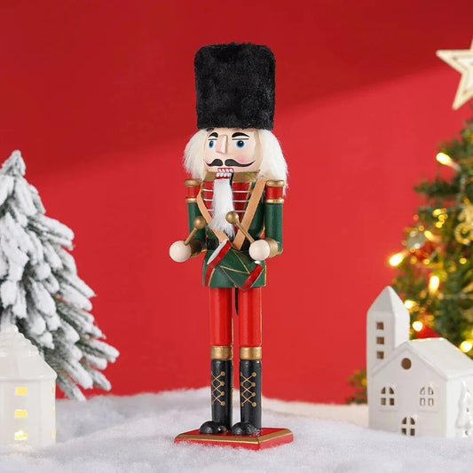 Knackwin | Handgefertigte Weihnachtsfigur aus Holz mit bemalter Uniform