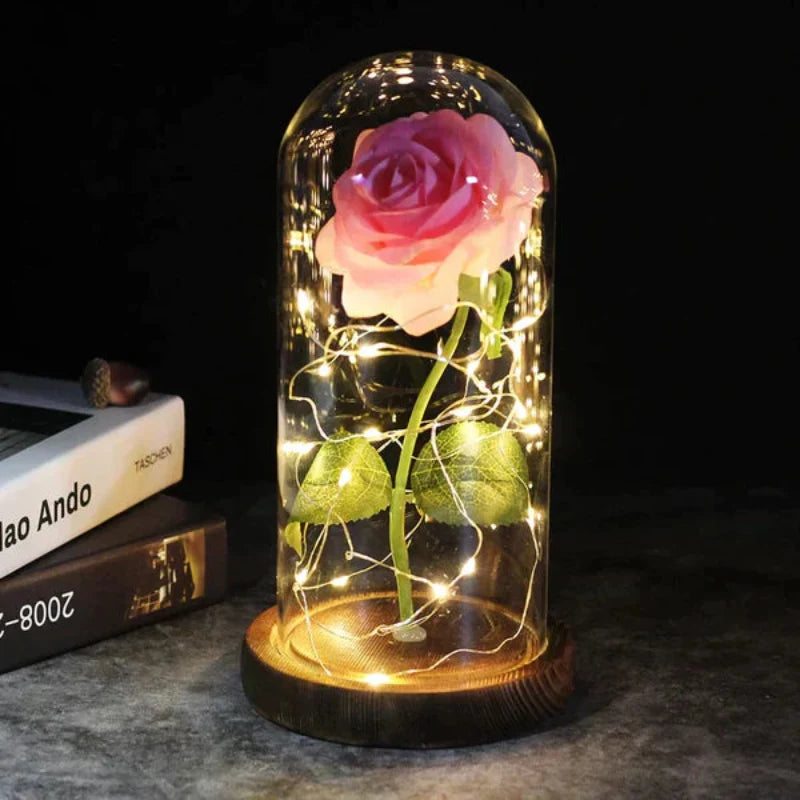 Rosalune | Ewige Rose im Glasdom mit warmweißem LED-Licht und Holzsockel
