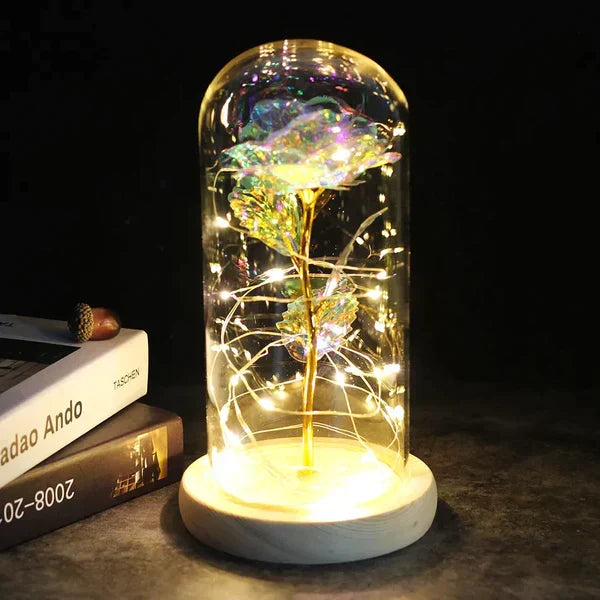 Rosalune | Ewige Rose im Glasdom mit warmweißem LED-Licht und Holzsockel
