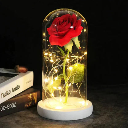 Rosalune | Ewige Rose im Glasdom mit warmweißem LED-Licht und Holzsockel